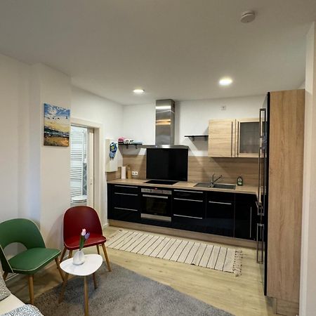 Near Holstentor Modern Apartment Near The Center With Wifi ลูเบค ภายนอก รูปภาพ