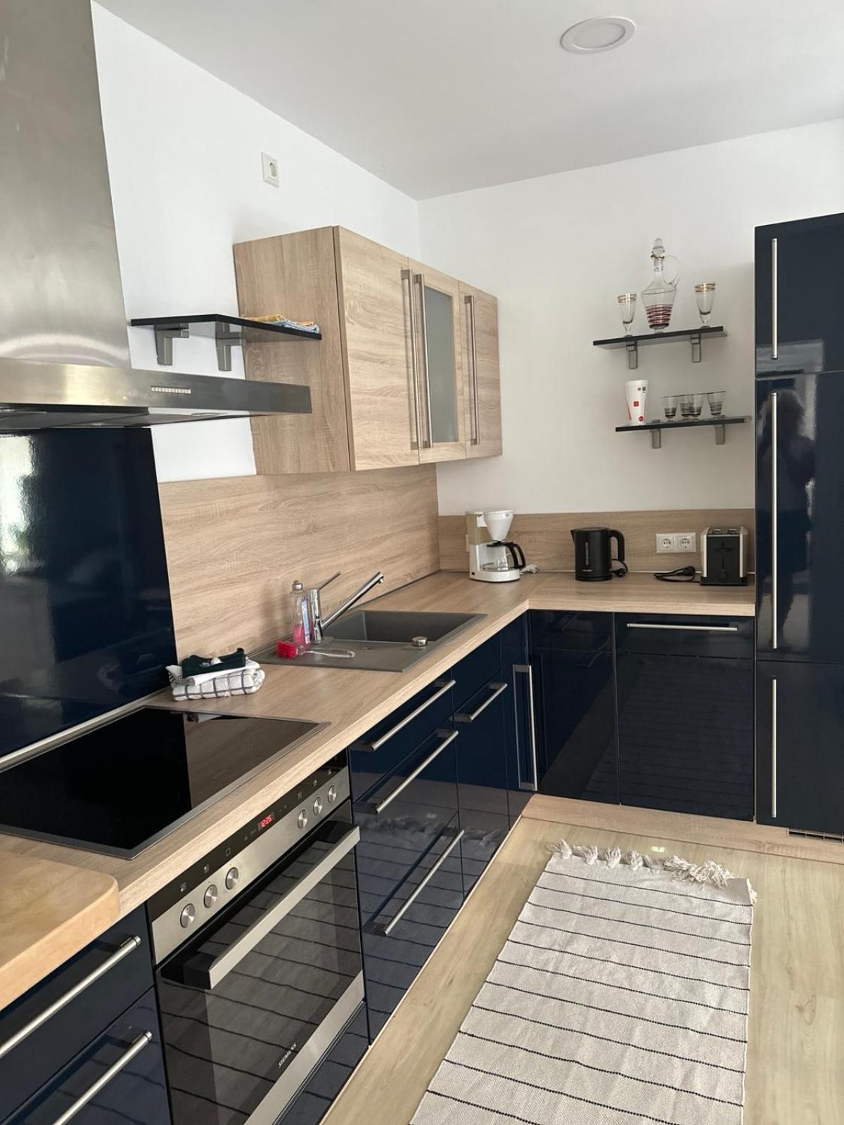 Near Holstentor Modern Apartment Near The Center With Wifi ลูเบค ภายนอก รูปภาพ