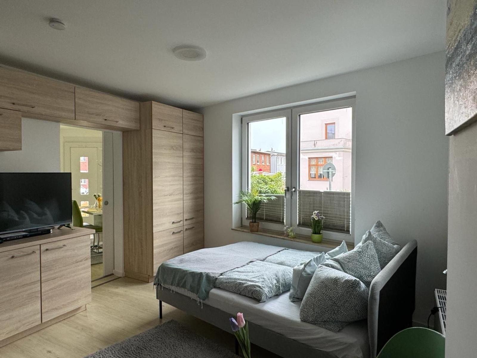 Near Holstentor Modern Apartment Near The Center With Wifi ลูเบค ภายนอก รูปภาพ